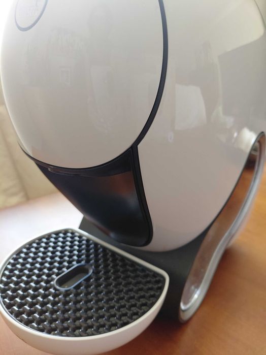 Máquina café Dulce Gusto Neo com garantia