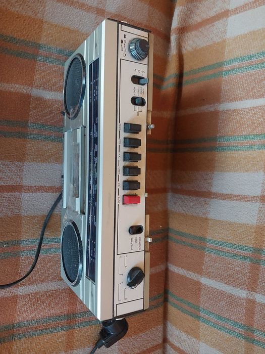 Radiomagnetofon HANIA RMS 401