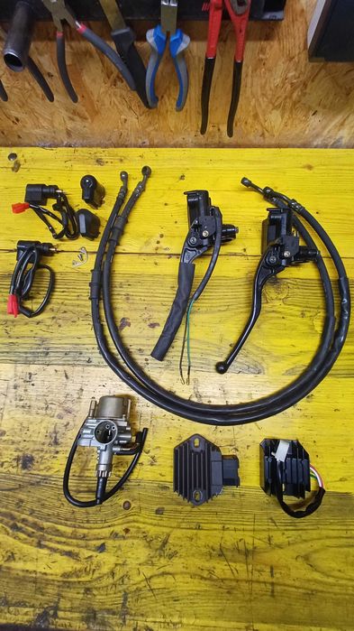 Różne części motocyklowe, motorowerowe