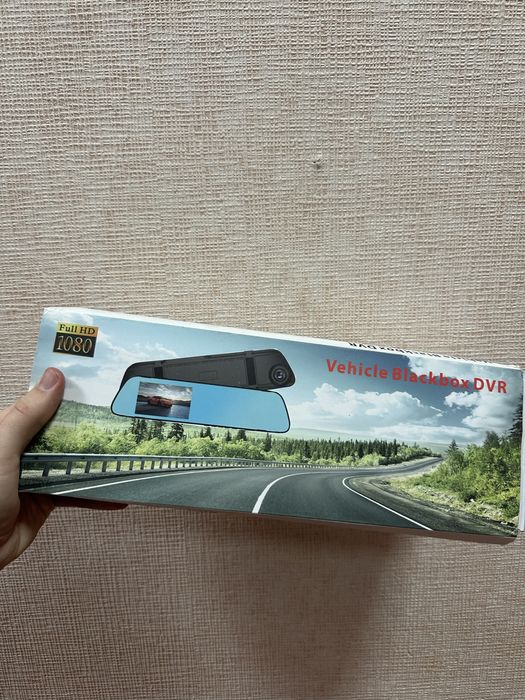 Зеркало видеорегистратор с камерой заднего вида