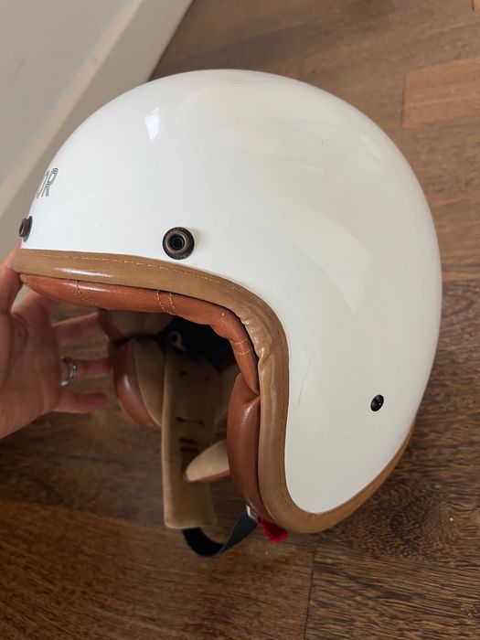 Motorcycle helmet