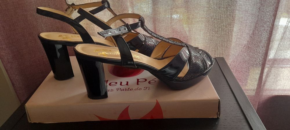 Sandália clássica azul marinho