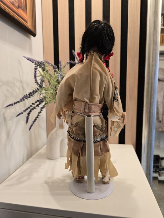 Indianka lalka kolekcjonerska na stojaku 40cm