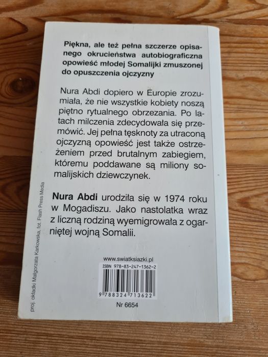 Łzy na piasku - Nura Abdi Leo G. Linder