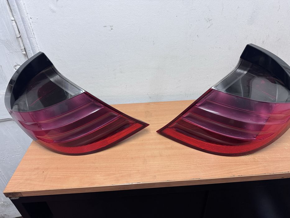 Par Lanternas Traseiras Mercedes CLK W209 / C200 C230 Sport Coupe W203