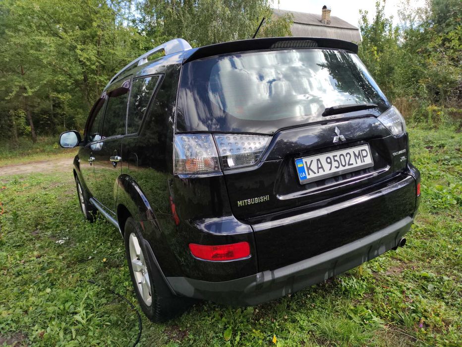 Mitsubishi Outlander XL