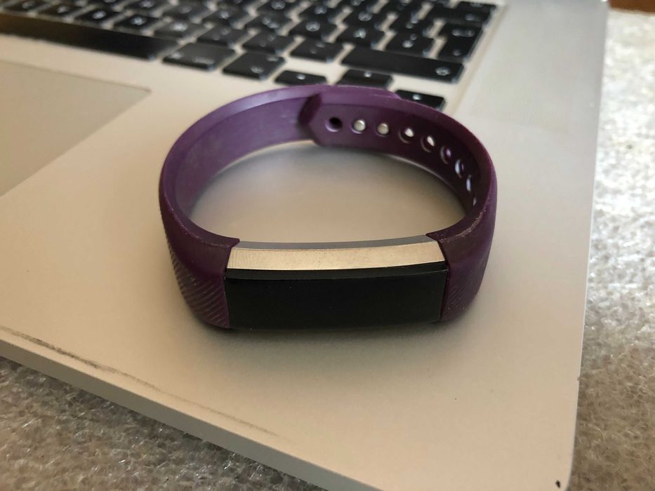 Фитнес-трекер Fitbit Alta