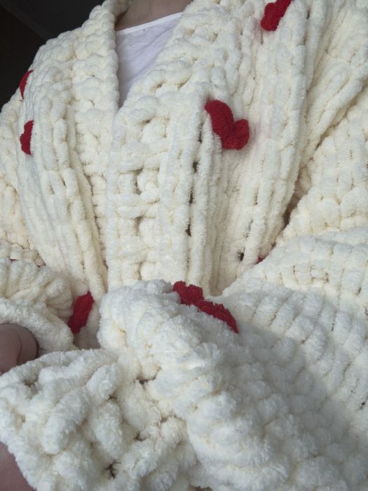 Пухнастий кардиган з сердечками, hand made / вʼязаний оверсайз