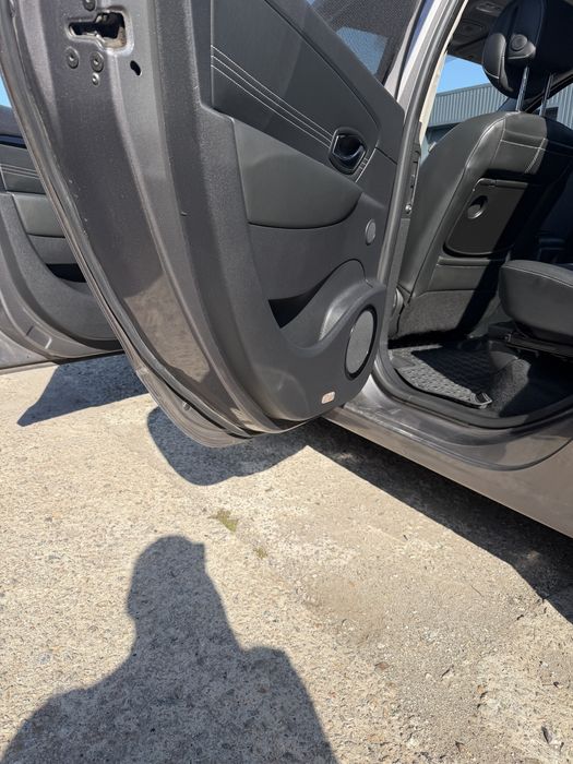 RENAULT  scenic  BASSE.