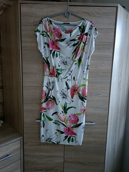 Sukienka w kwiaty