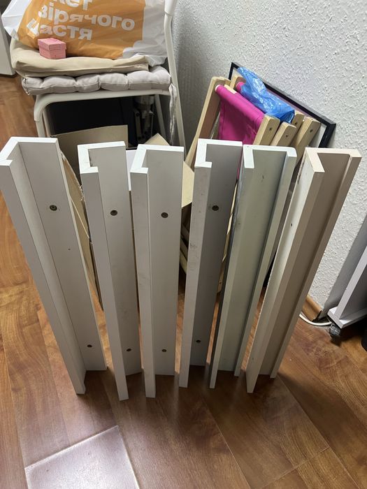 Полиці для лаків