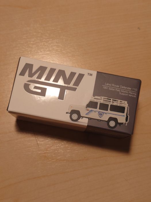 Mini GT 1/64 Defender Safari Rally Martini