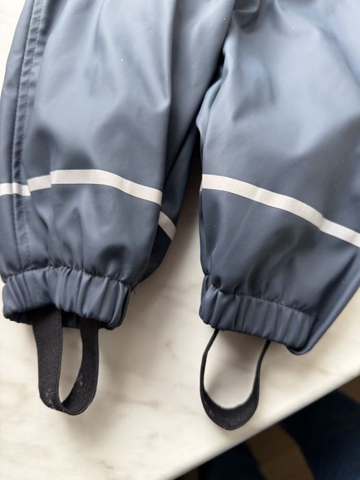 Zara гумовий водостійкий комбінезон