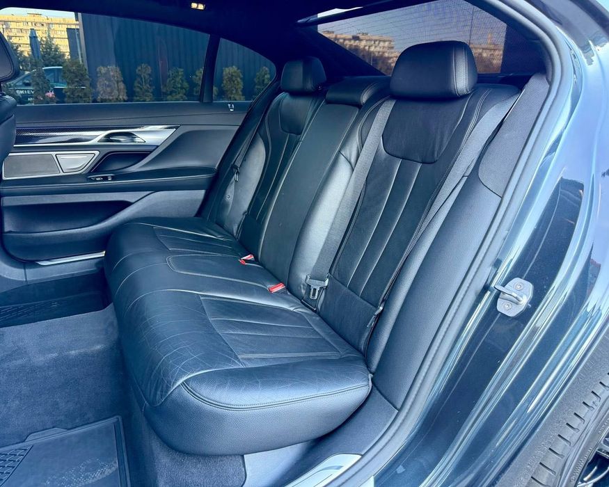 Продаж гарного BMW 740І
