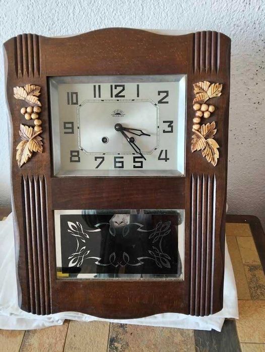 Relógio de Parede antigo a funcionar