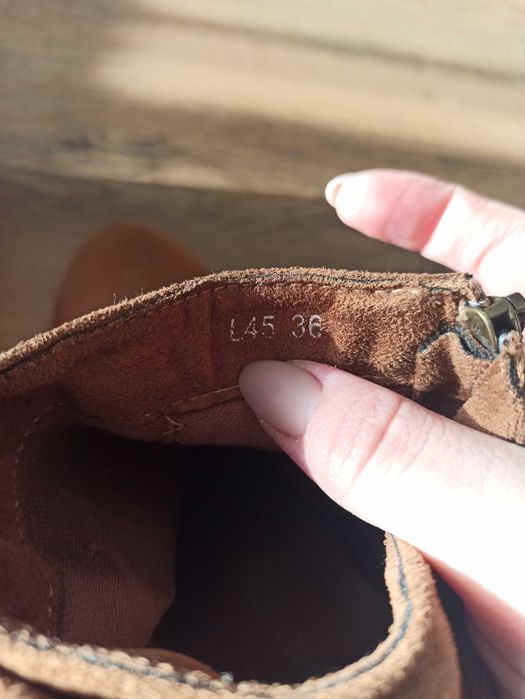 Botki karmelowe z frędzlami 36