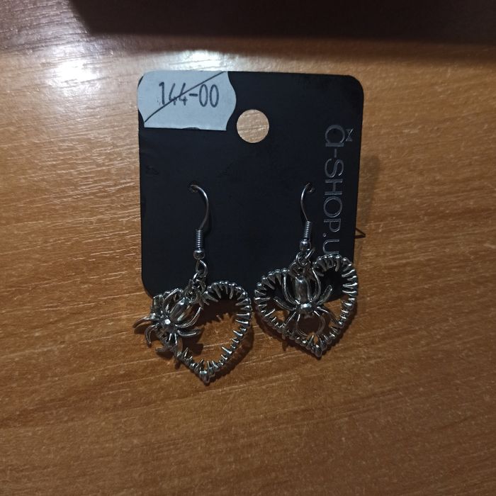 сережки a-shop з павуками та серцем емо