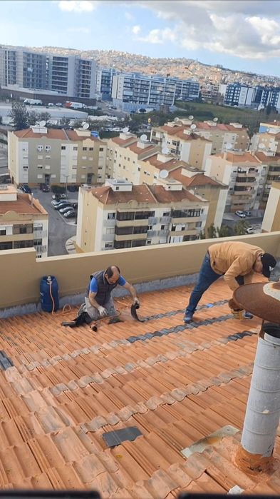 Lavagem e Impermeabilização de Telhados e Algerozes.