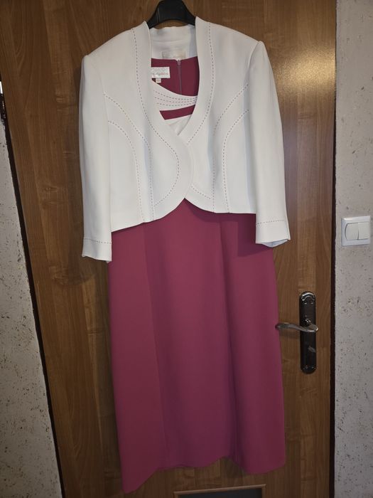 Elegancka sukienka z bolerkiem 48