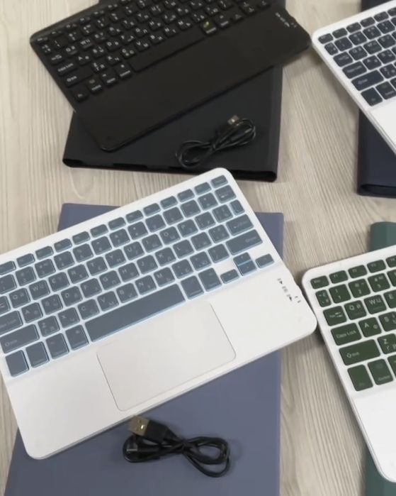 Чехол с клавиатурой iPad 11 2025 / 10.9 2022 чохол клавіатура тачпад