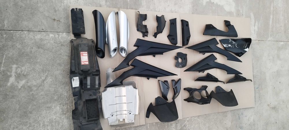 Пластик Suzuki GSR 600 06-10 Накладка боковая хвост плуг оригинал