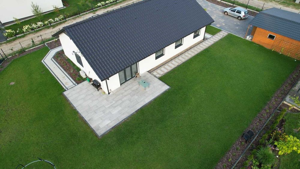 Brukarstwo, tarasy, parkingi, ogrodzenia, trawniki, nawodnienia