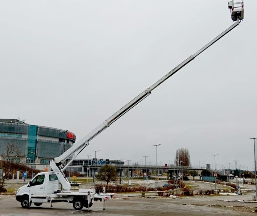 Podnośnik koszowy zwyżka podnośnik na przyczepie bez operatora