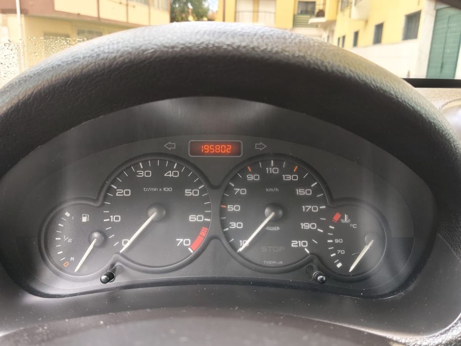 Peugeot 206 1.1 Gasolina (2002)