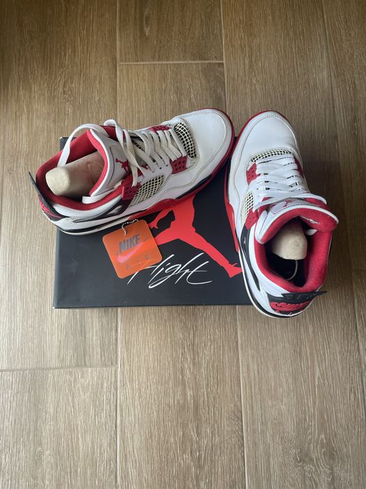 Jordan 4 Fire Red