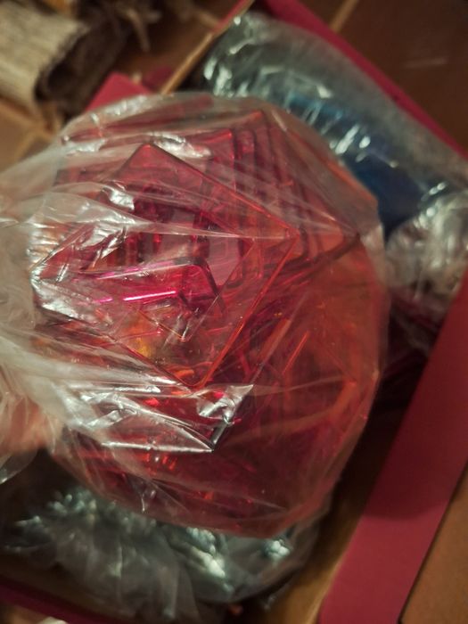 Peças em forma de quadrado para bijuteria e decoração