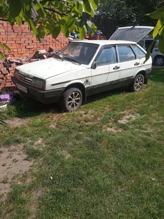 Продам машину ваз2109