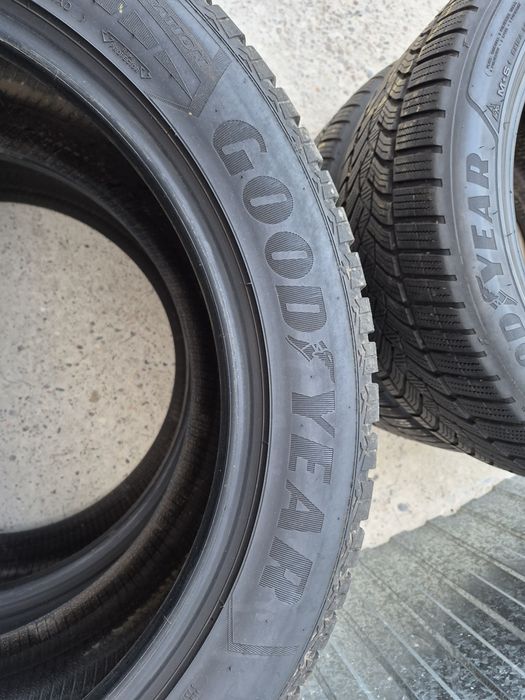 Opony  zimowe Goodyear UltraGrip⁸ 2 sztuki 285/45/20