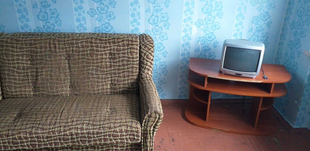 Здаю в центрі окрему кімнату в гуртожитку вул. Сталеварів
