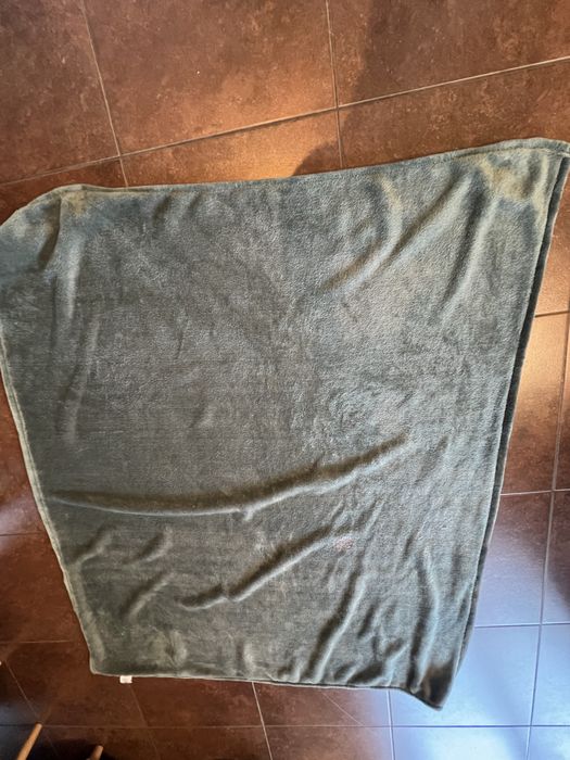 Dwie szare aksamitne poduszki na zamek nowe 50/50 cm