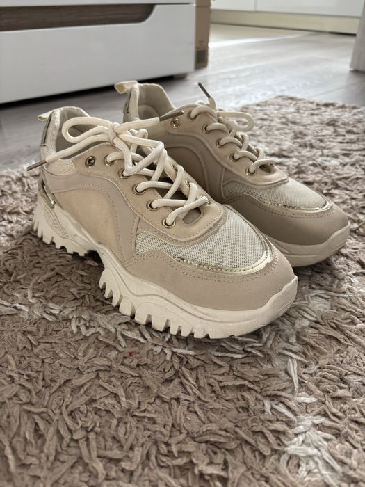 Buty sportowe damskie kolor beż rozm 38