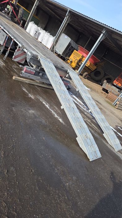 Najazdy aluminiowe masywne  325cm