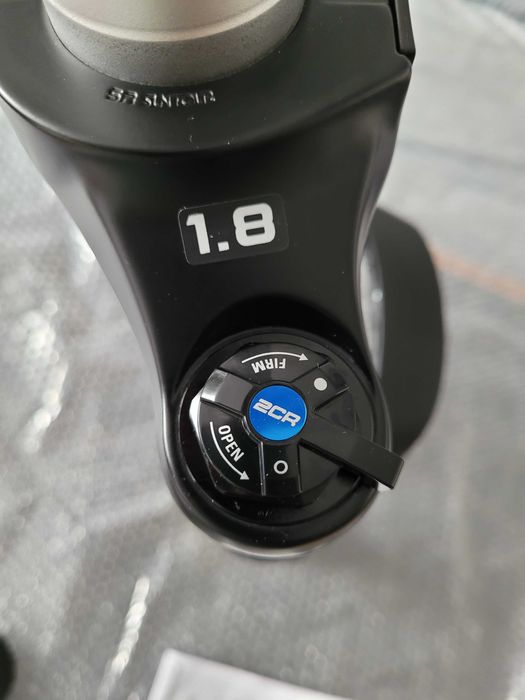 SR Suntour Mobie 35 ,120mm, 29"disc Boost, 2CR, 1,8