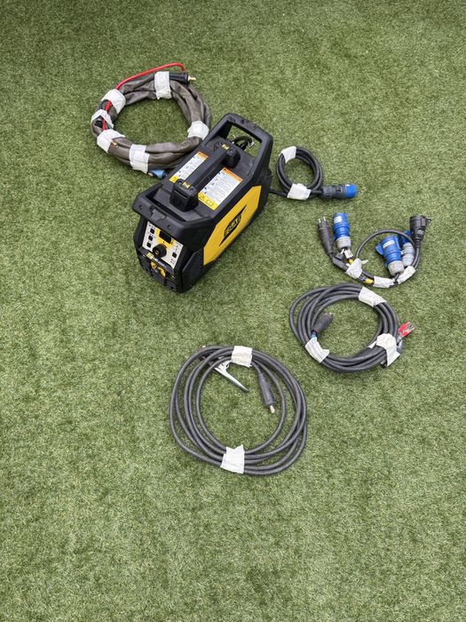 ESAB ET 300iP (Máquina de solda)