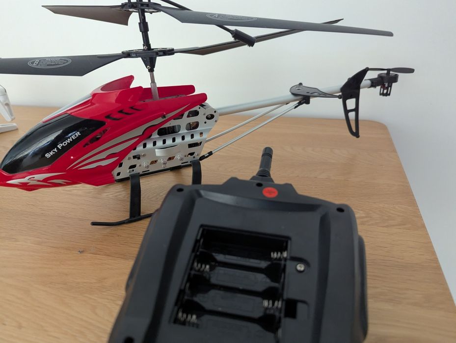 Helicóptero telecomandado