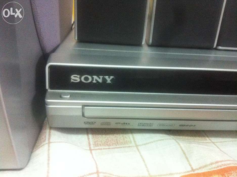 Conjunto cinema em casa sony como novo leitorDVD+Sbuffer+5colunas