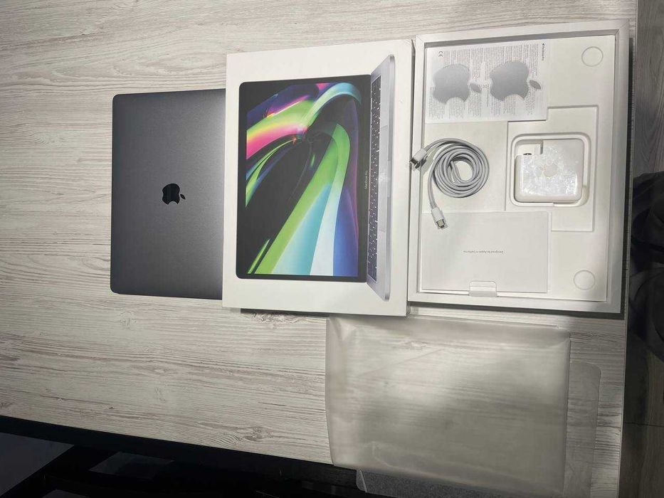 MacBook Pro M1 13 inch 256 гб сірий 2020