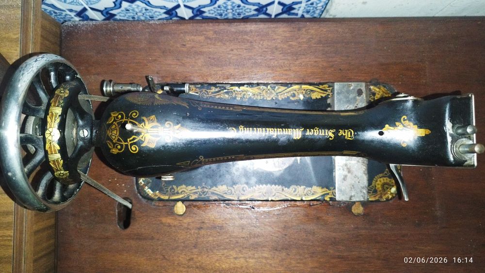 Máquina Singer e Bernina Favorit