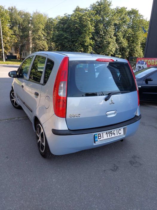 Mitsubishi Colt 2005 рік