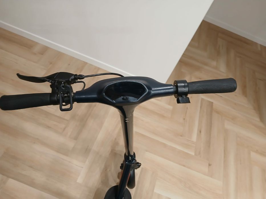 Hulajnoga elektryczna red bull