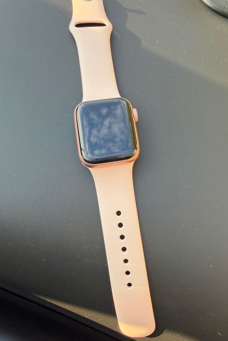 Apple Watches series 6. 40mm в гарному стані