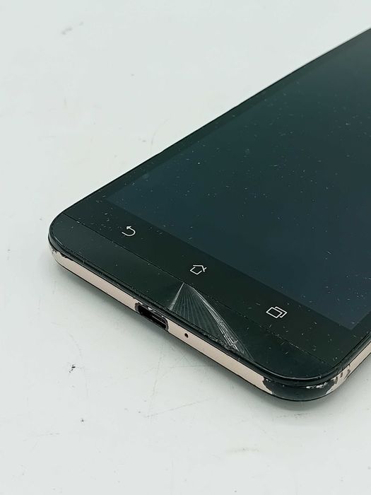 Telefon Asus Z010D