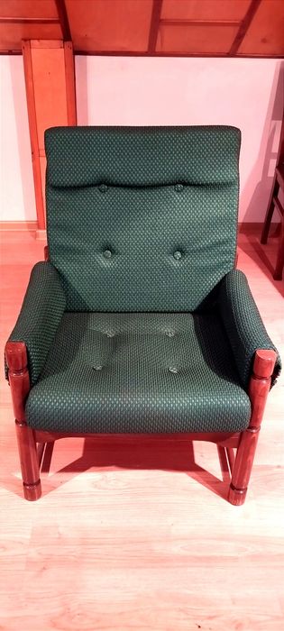 Fotel PRL lata 80te drewno bukowe ciemnozielone obicie.