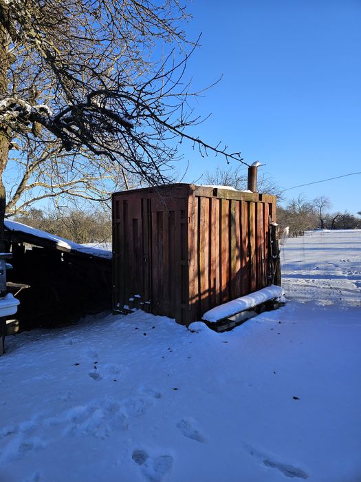 Будинок з двома ділянками