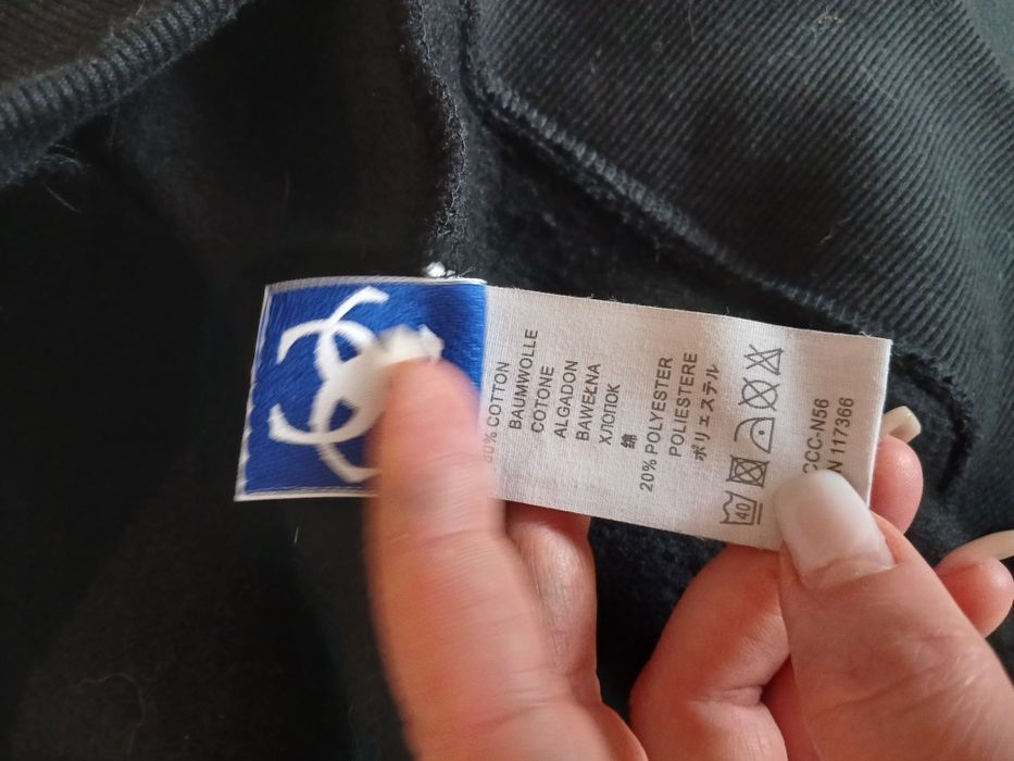 Продам теплу фірмову кофту, стан нової, розм. 46