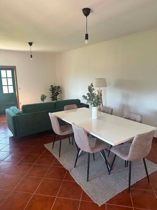 Apartamento T1 Mobilado junto á escola Amadeu Sousa Cardoso em Telões.